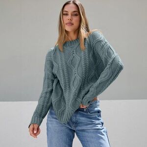 Elegant Cable Knit Sweater - Blue